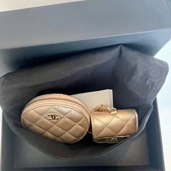 NEW CHANEL MATELASSE COCO MARK YEAR CHAMPAGNE GOLD LAMBSKIN COIN/AIRPODS CASE - Picture 3 of 16